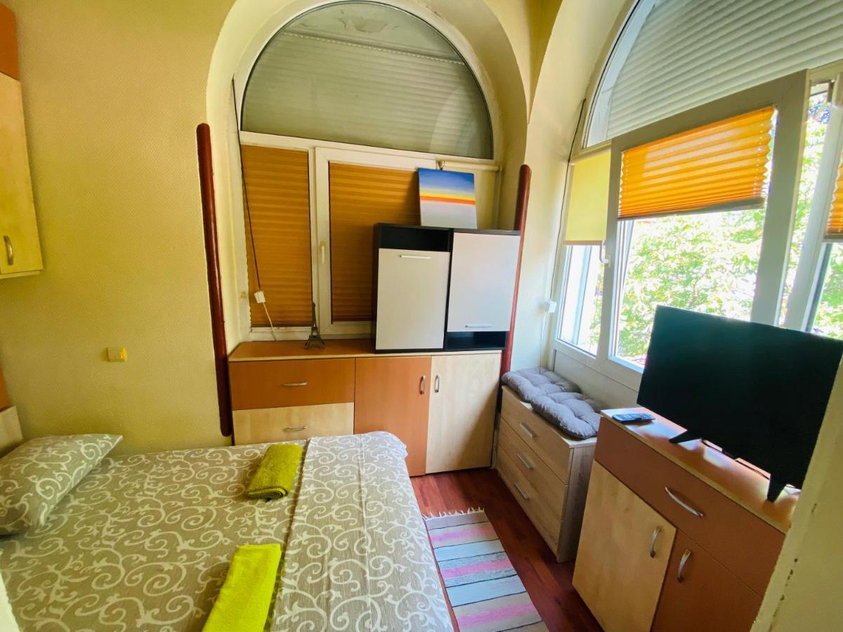 Central 2 Bedrooms Apartment Брашов Экстерьер фото